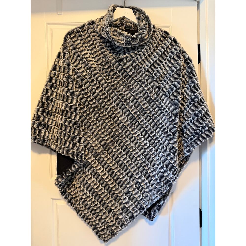 Madison 88 Faux Fur Poncho, Women's One Size - Picture 5 of 5
